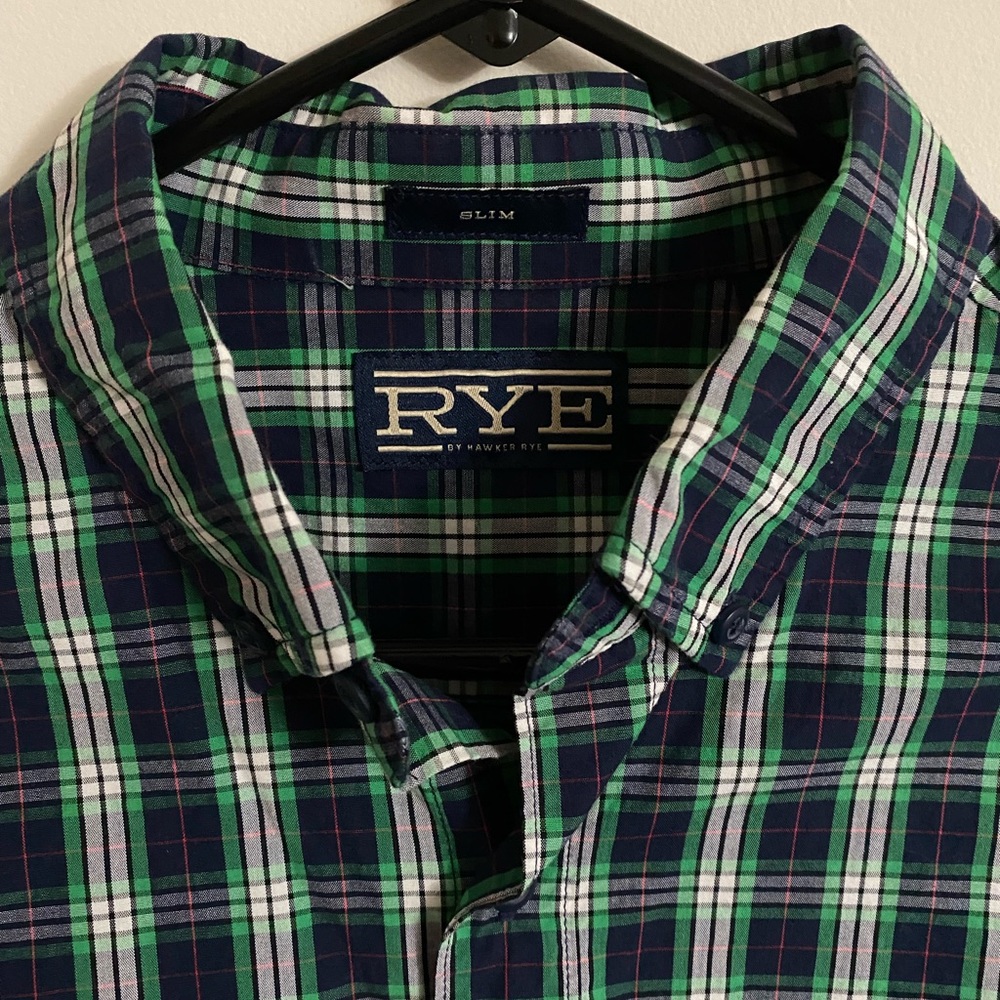 Button down size medium - Picture 2 of 2